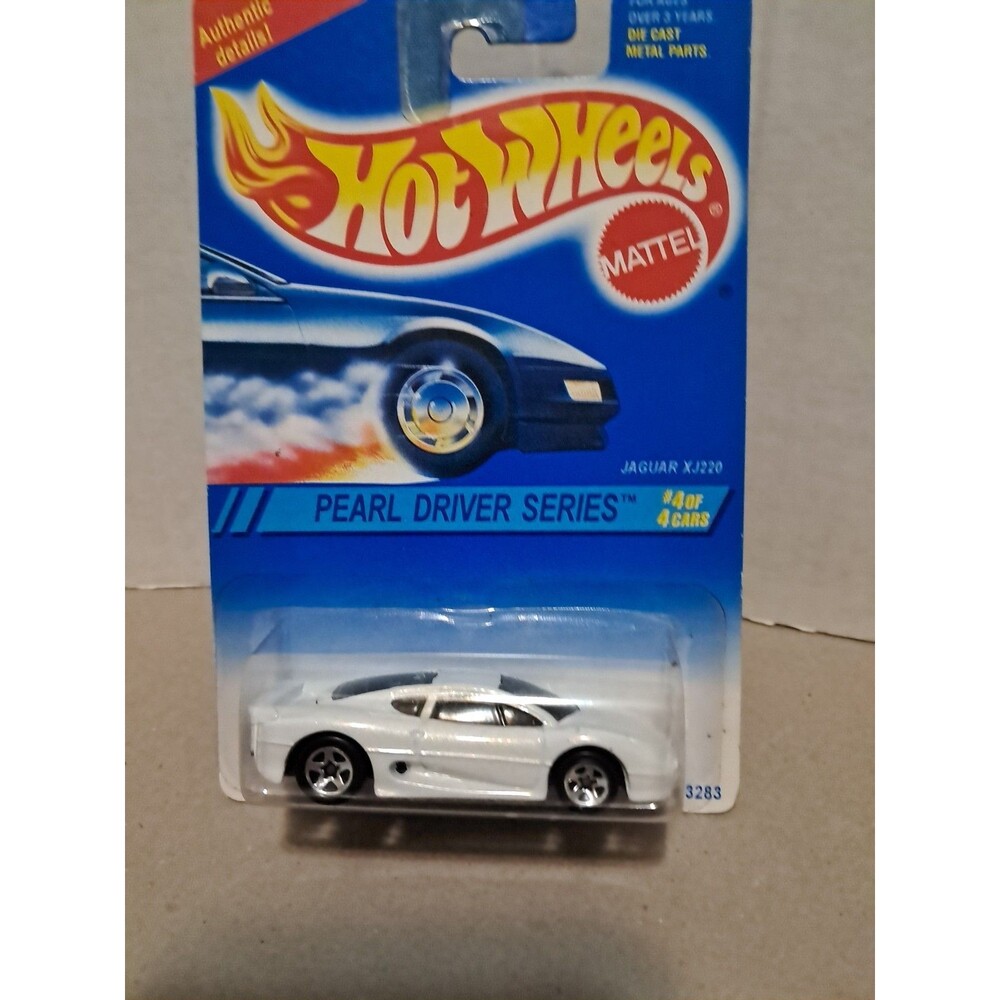 Hot Wheels Pearl Driver Series Jaguar XJ220 White Diecast Car 1:64 1994